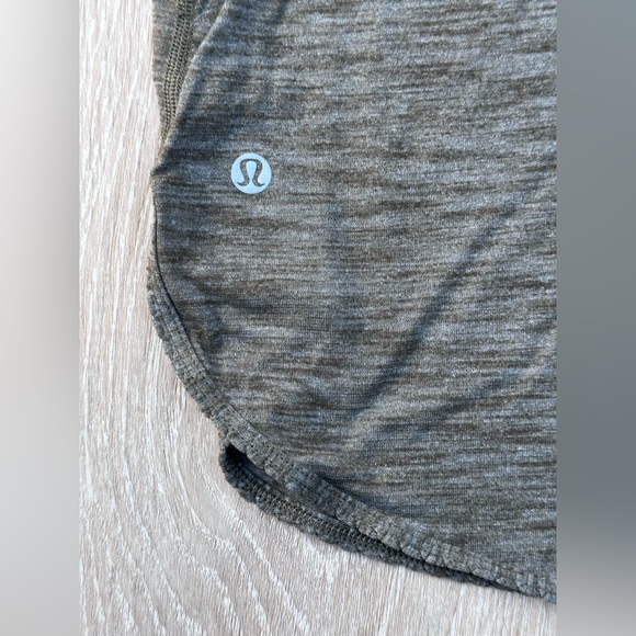 Lululemon|Racerback Tank|Green|Sz 4‎ - Picture 4 of 6